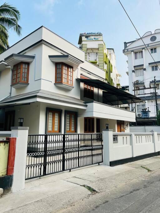 In Guruvayur-3 Bedroom Holiday home