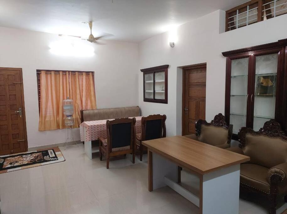 Holiday home In Guruvayur-3 Bedroom